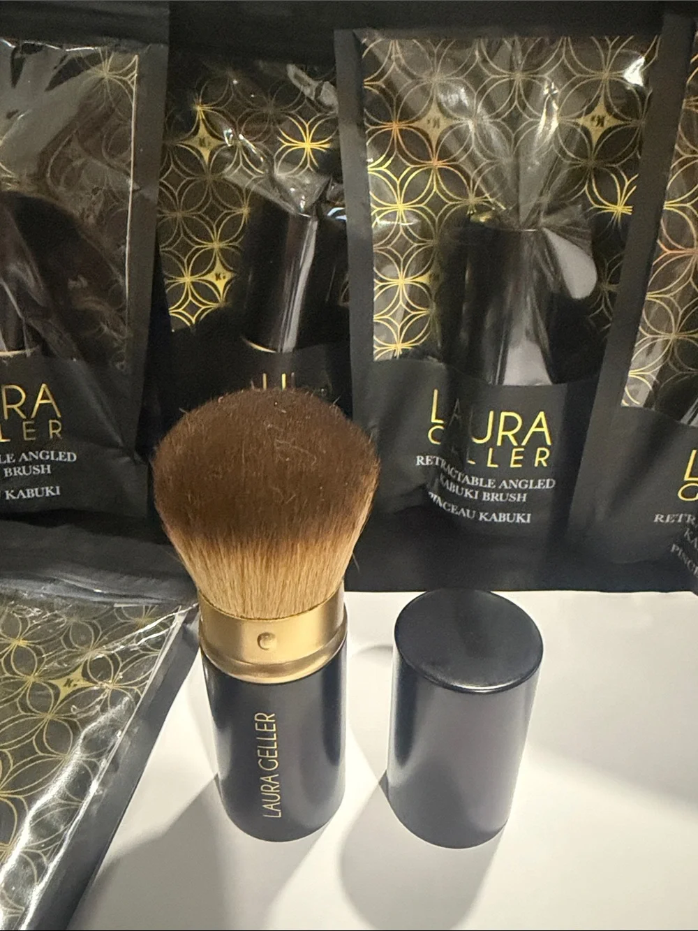 Laura Geller Black and Gold Retractable AirBrush/ Kabuki Brush/new